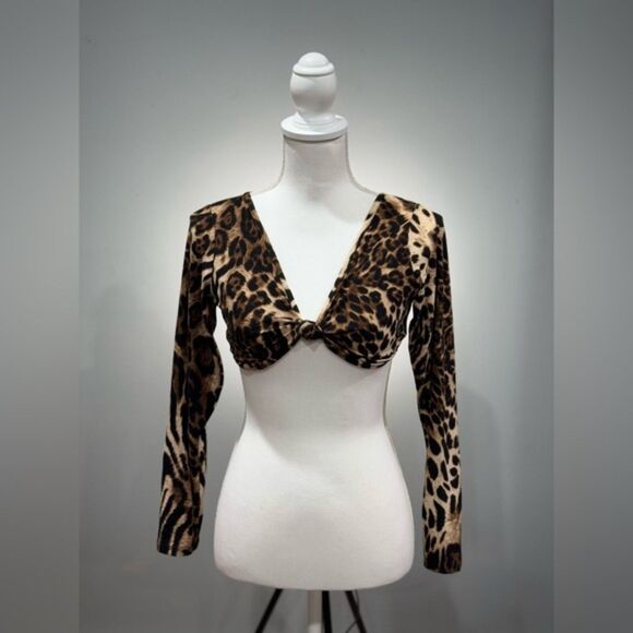 CLEARANCE! Leopard Boutique Knotted Bust Crop Top Size M NWT - Picture 1 of 5